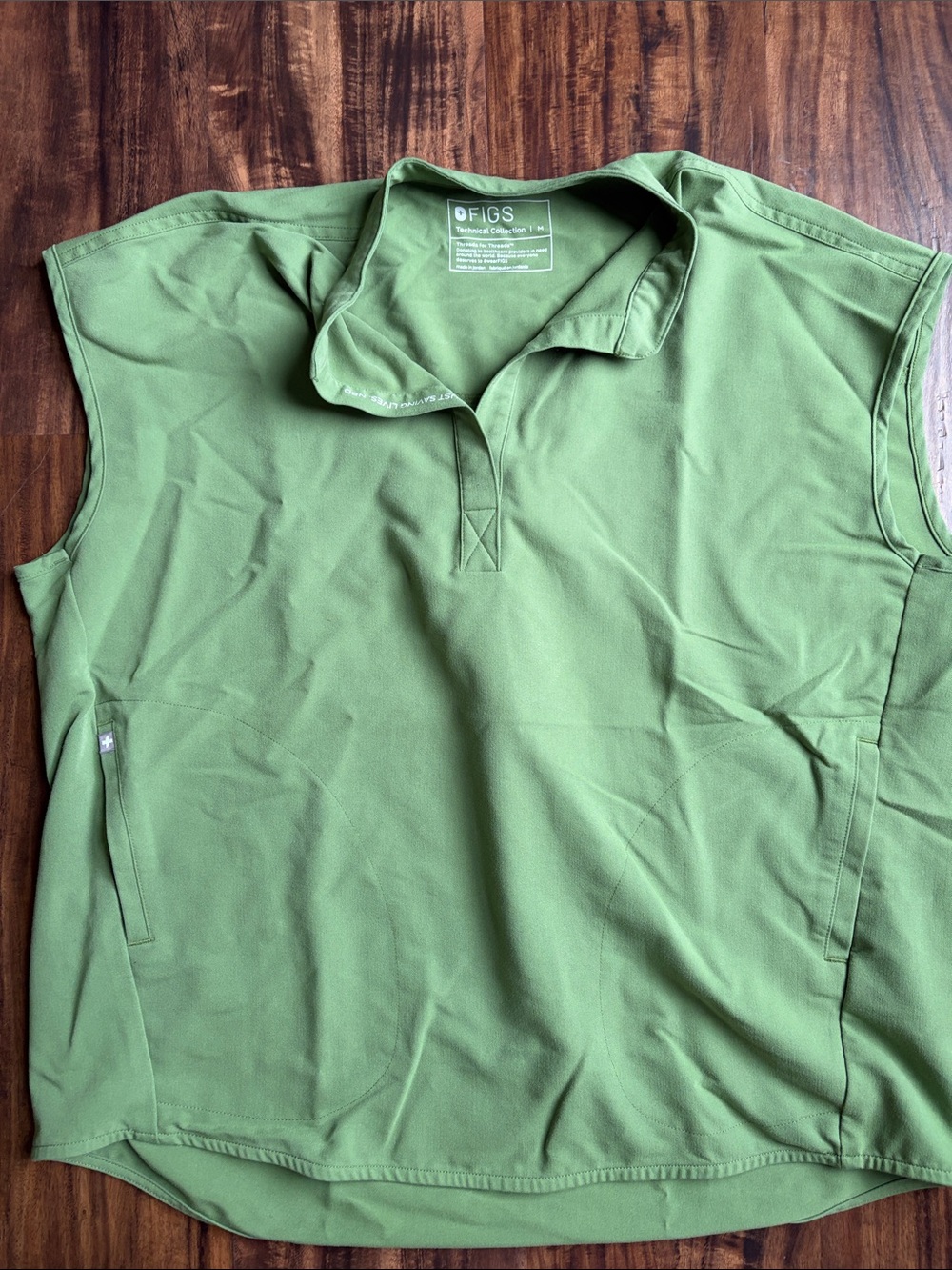 Figs Rafaela Scrub Top in Fern
